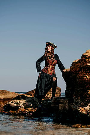 Elizabeth Swann from Pirates of the Caribbean - cosplay by Minji'