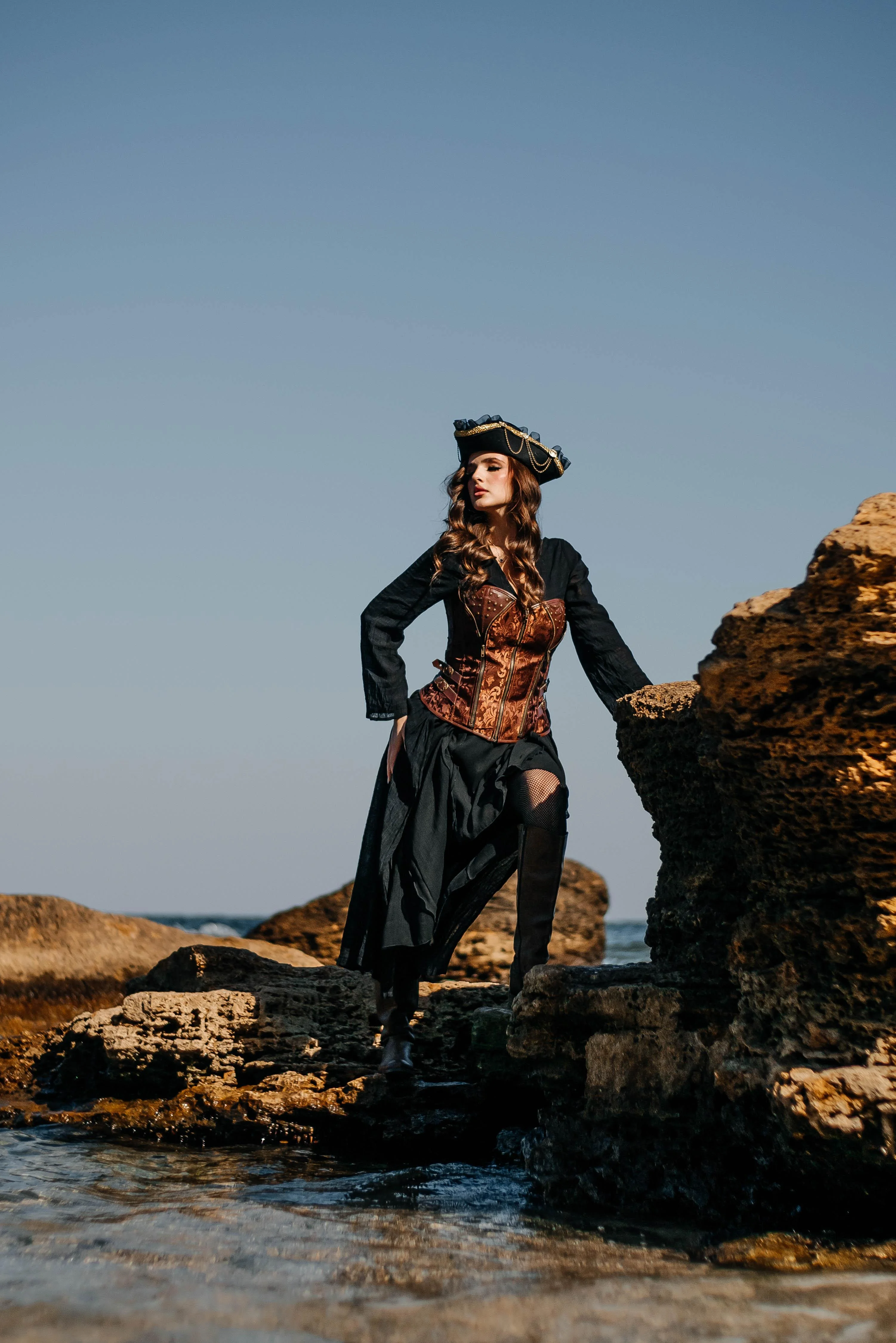Elizabeth Swann from Pirates of the Caribbean - cosplay by Minji picture 1 of 5