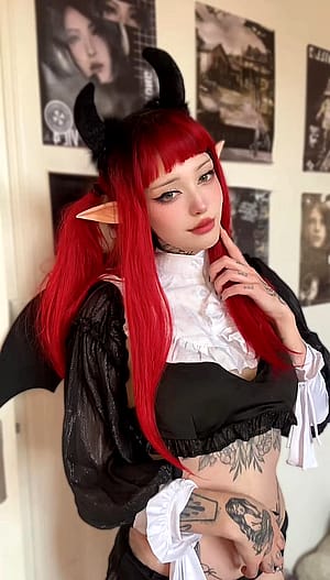 Marin Kitagawa as Rizu-Kyun (miaxnolan)'