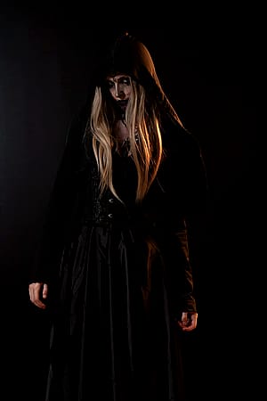 Bela Dimitrescu cosplay by Strikes'