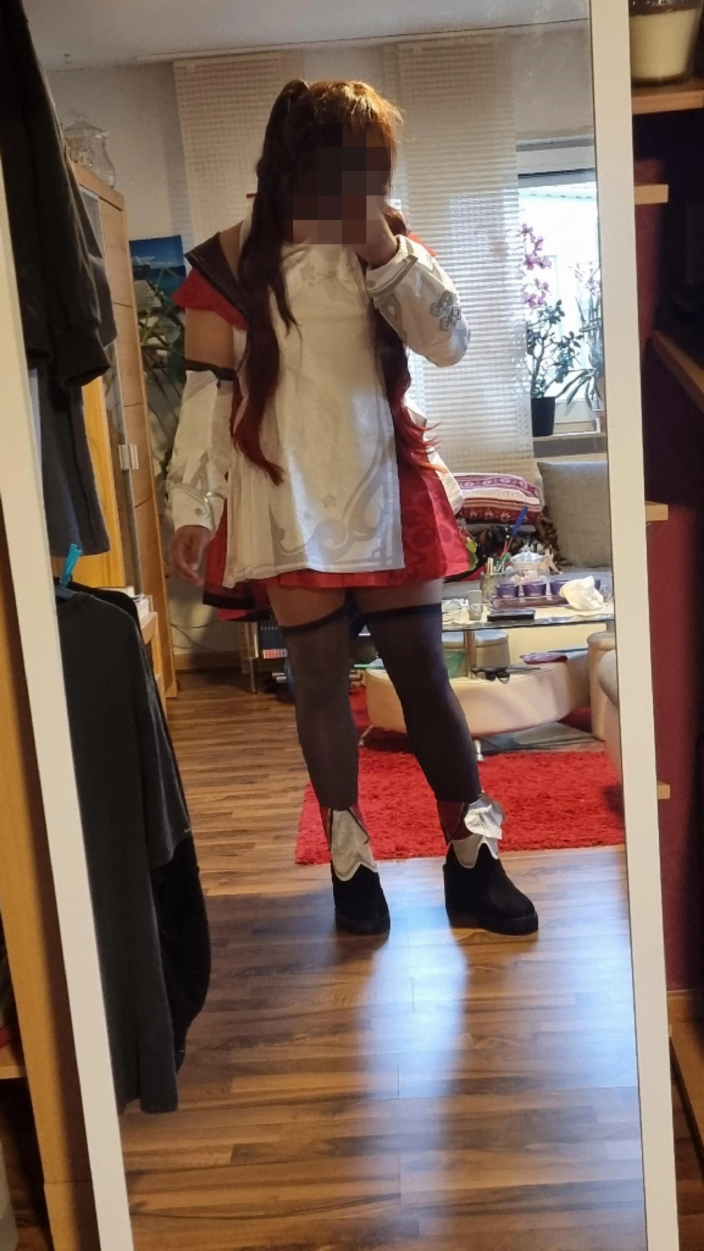 Trying on my Hu Tao skin Cosplay :3 (Cosplayer: LaraKittn) picture 1 of 1