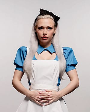 Alice [Alice in Wonderland] by ChèreNoble'
