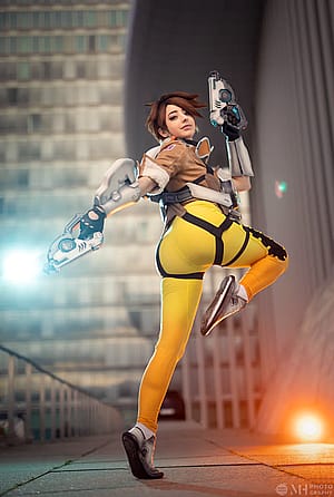 Tracer from Overwatch by Mikomi Hokina'
