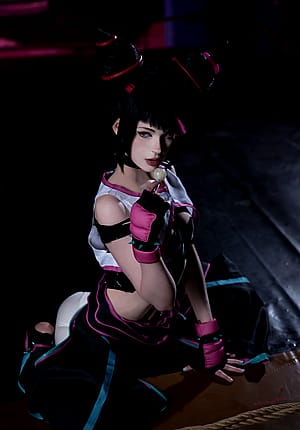Juri Han by mollb_cosplay ><'