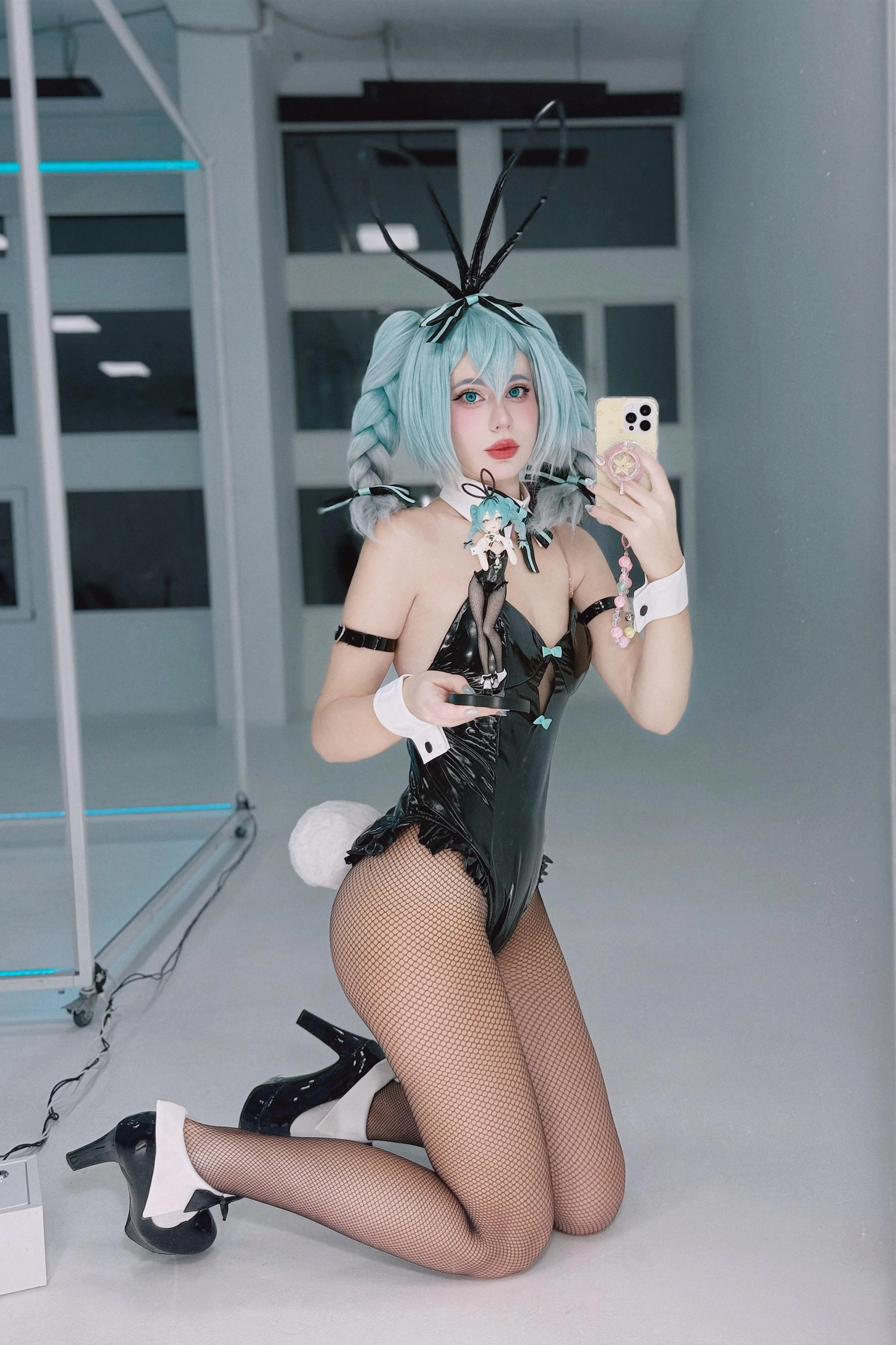 Miku Hatsune cosplay by mizuki_tyan picture 1 of 1