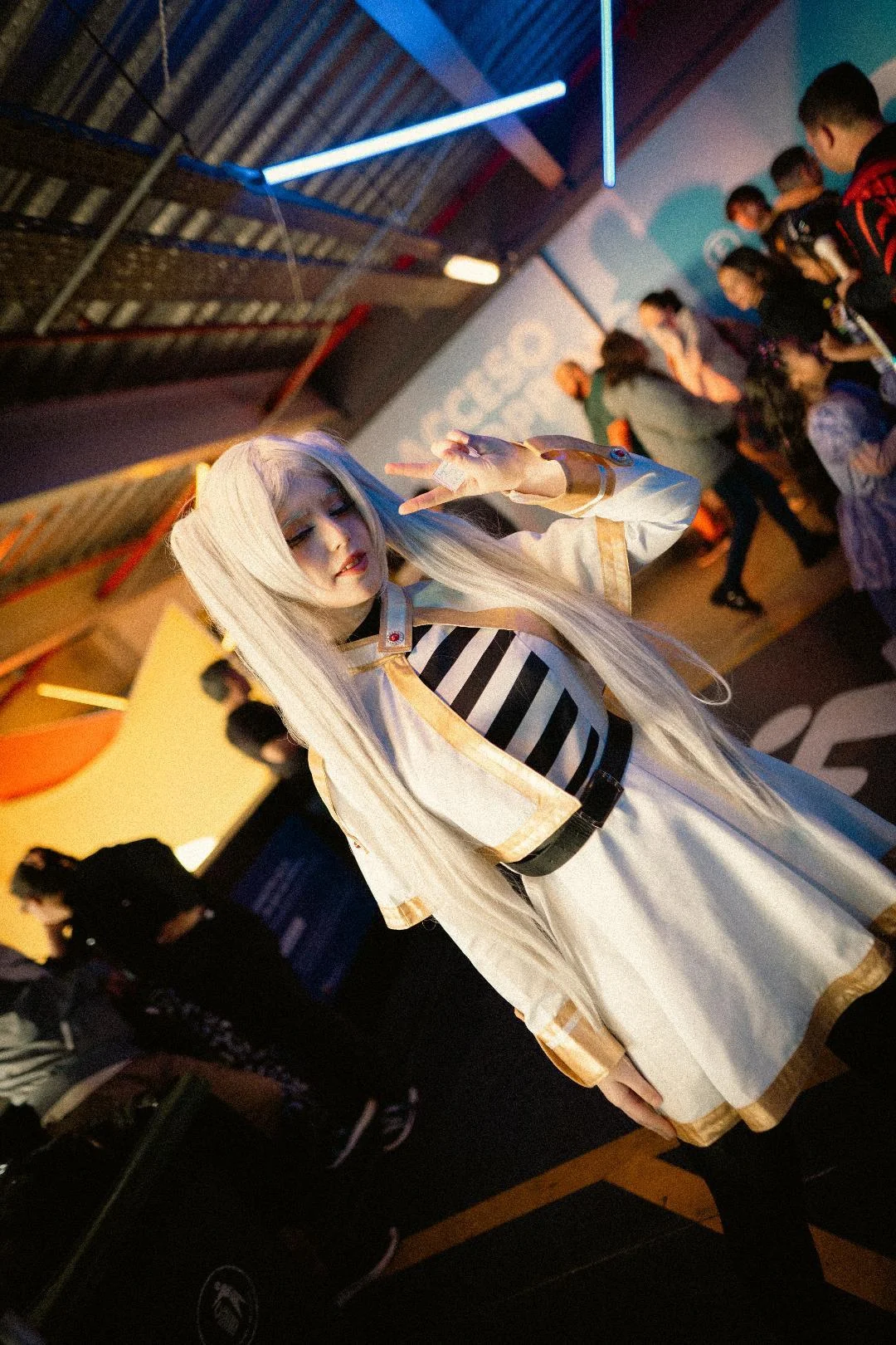 I went as frieren to the con! by Kurisutyn picture 2 of 3