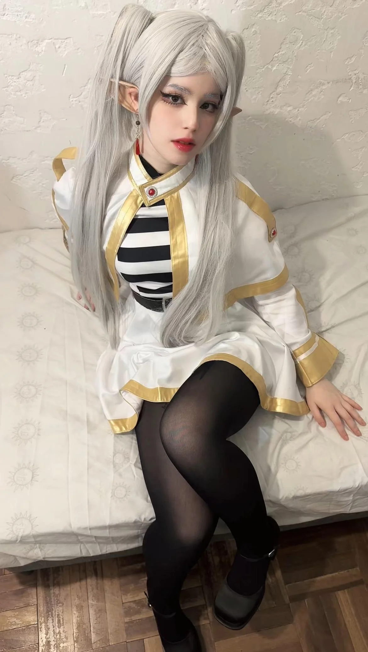 I went as frieren to the con! by Kurisutyn picture 3 of 3