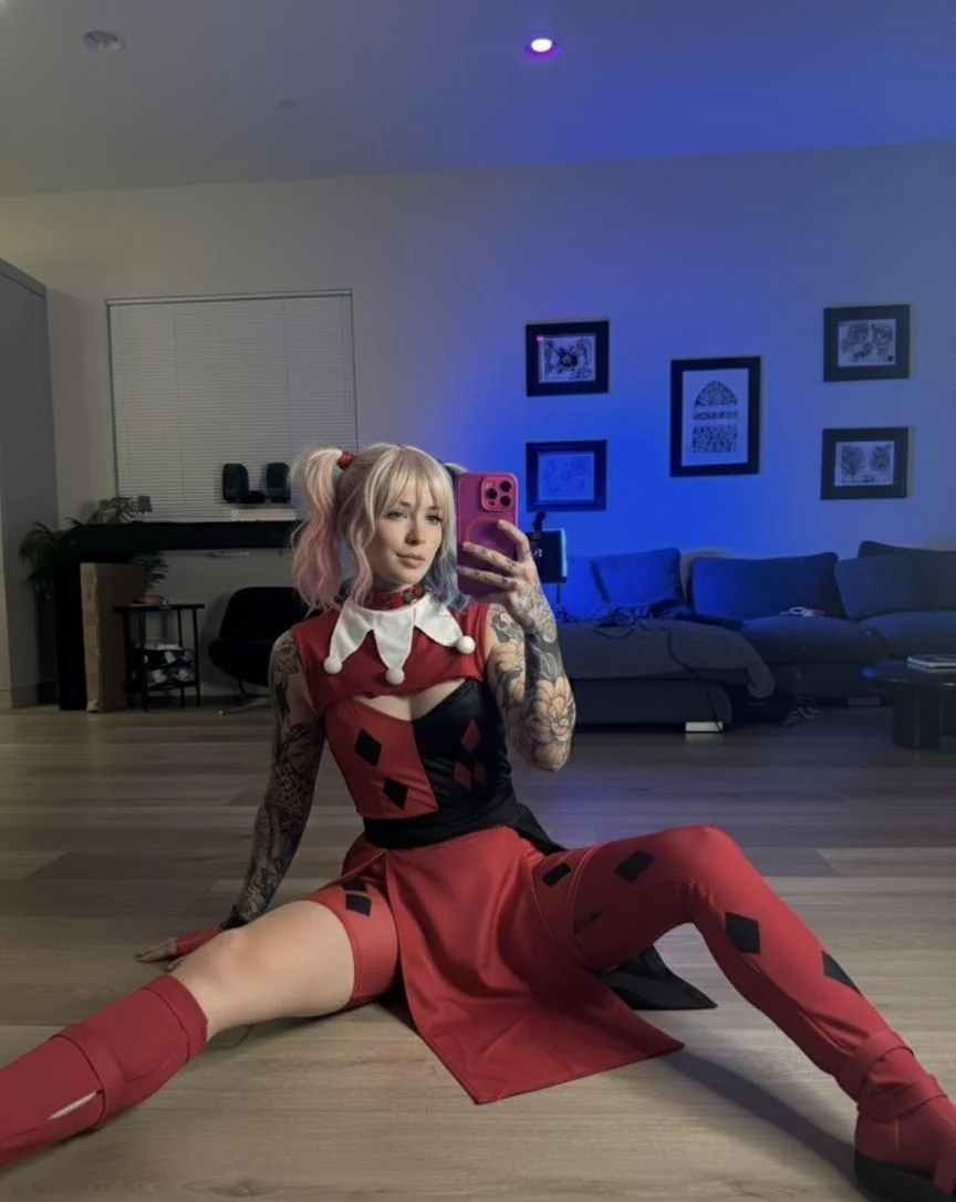 monday attempt at Harley Quinn cosplay (Lindsey) picture 1 of 1