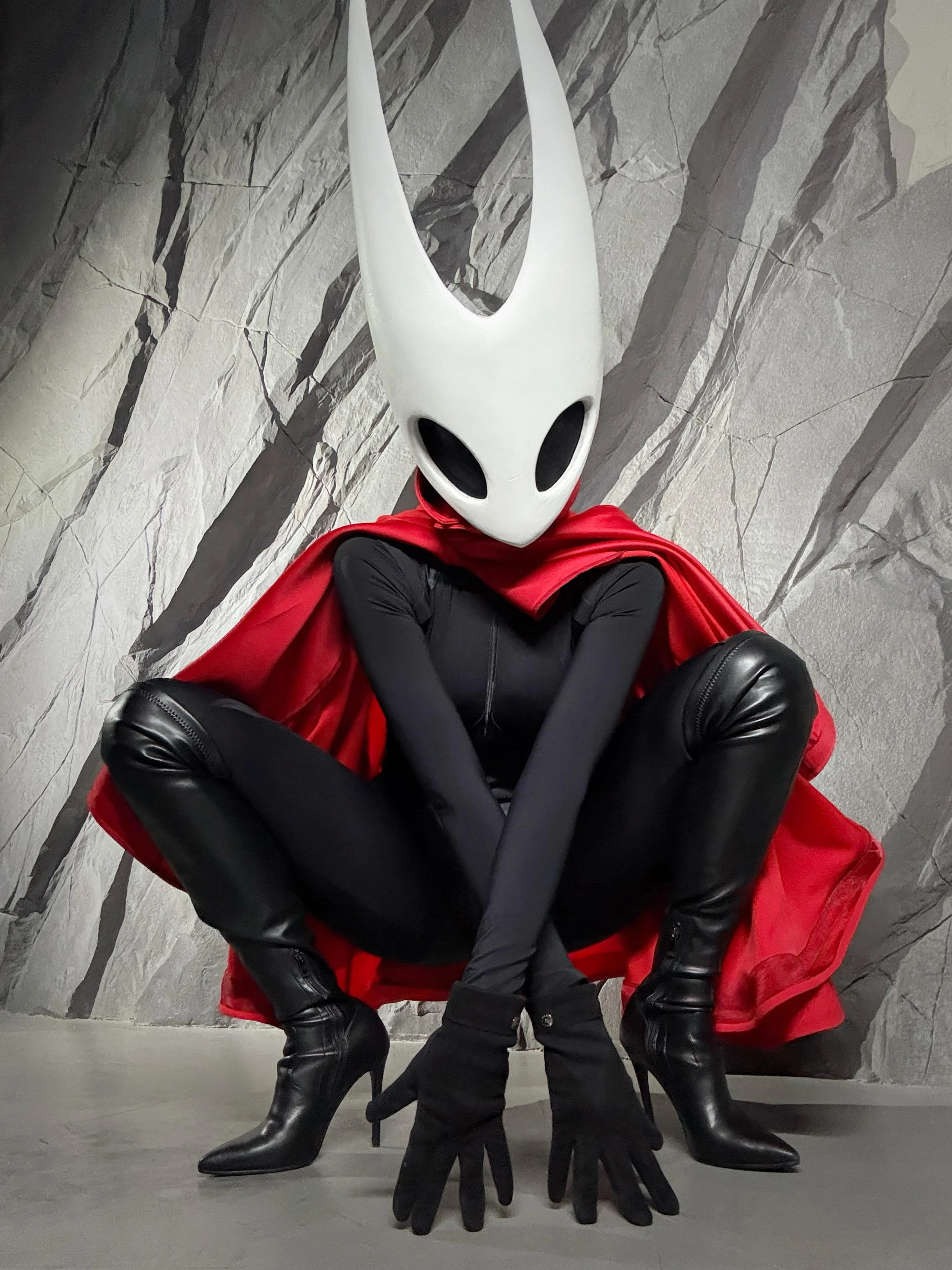 Hornet from Hollow Knight Silksong cosplay by Alina Becker picture 2 of 2