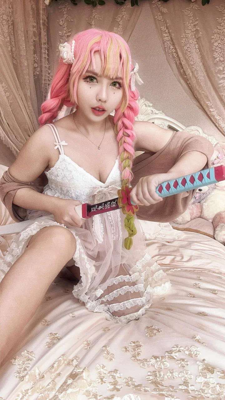 Mitsuri Kanroji (Demon Slayer) by Aiko Chan picture 1 of 2