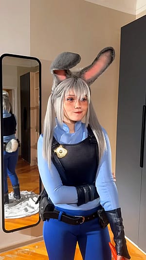 Judy Hopps from Zootopia cosplay by Neyrodesu'