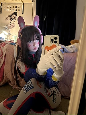 D.Va (Overwatch) by Julie'