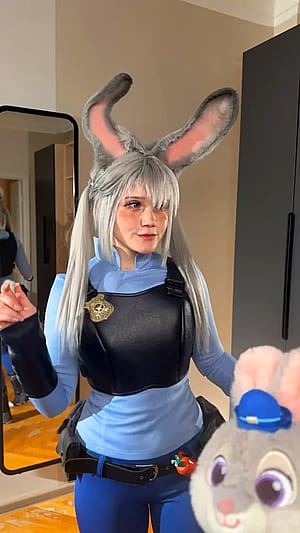 Judy Hopps from Zootopia cosplay by Neyrodesu'