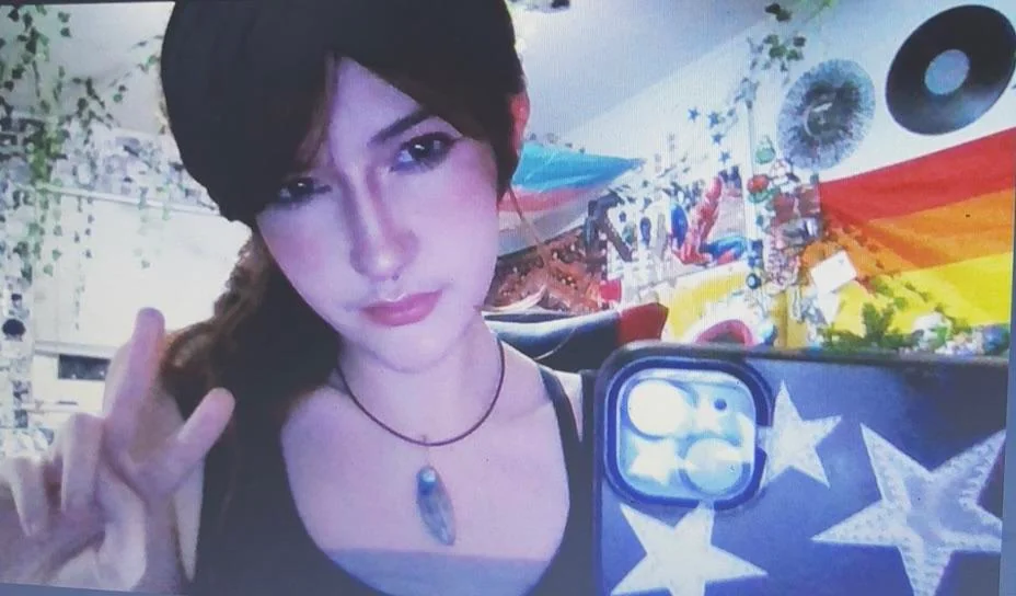 CLAIRE REDFIELD RESIDENT EVIL 2 COSPLAY fangclawzz (me) picture 3 of 3
