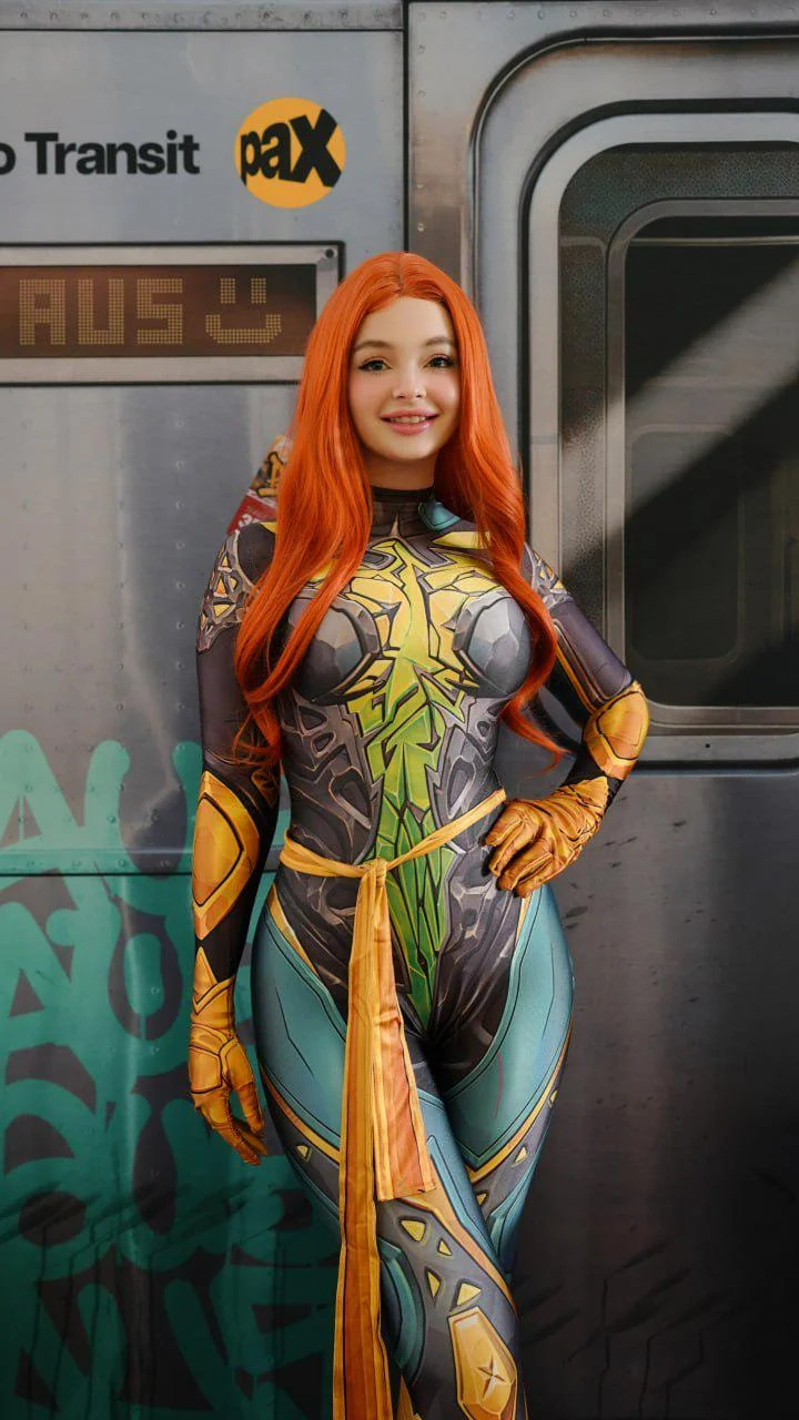 My Pheonix Cosplay (evieleemikomin) picture 1 of 1