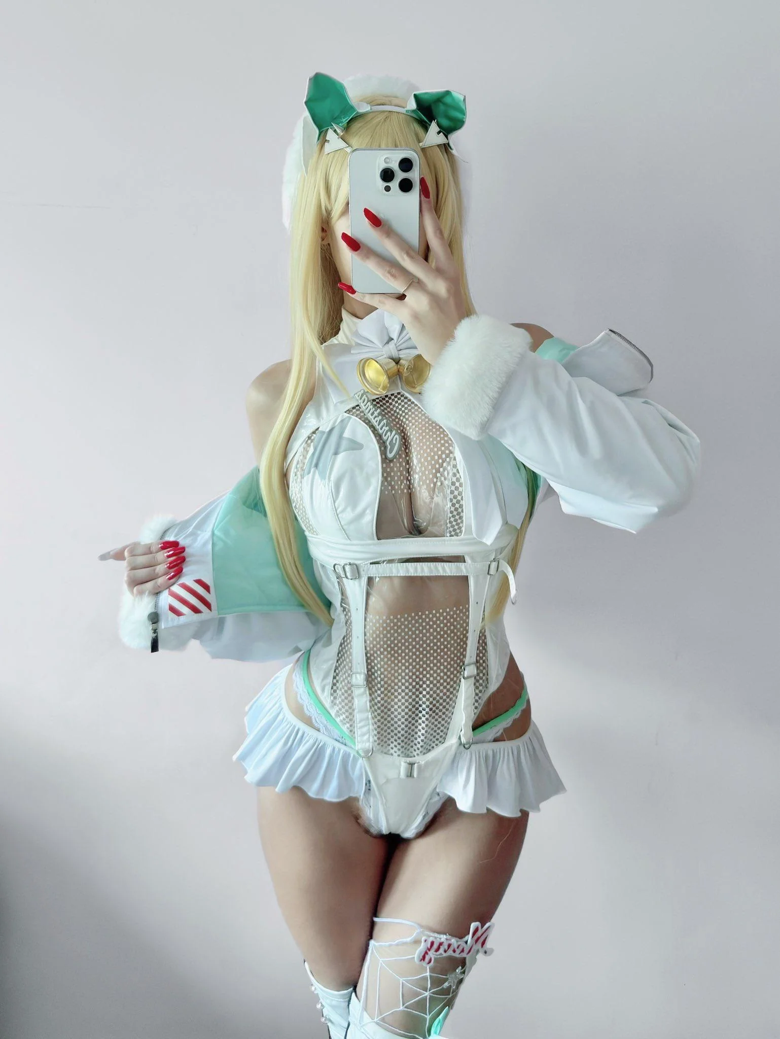 Christmas Rupee (kitsunedereee) (NIKKE) picture 1 of 1