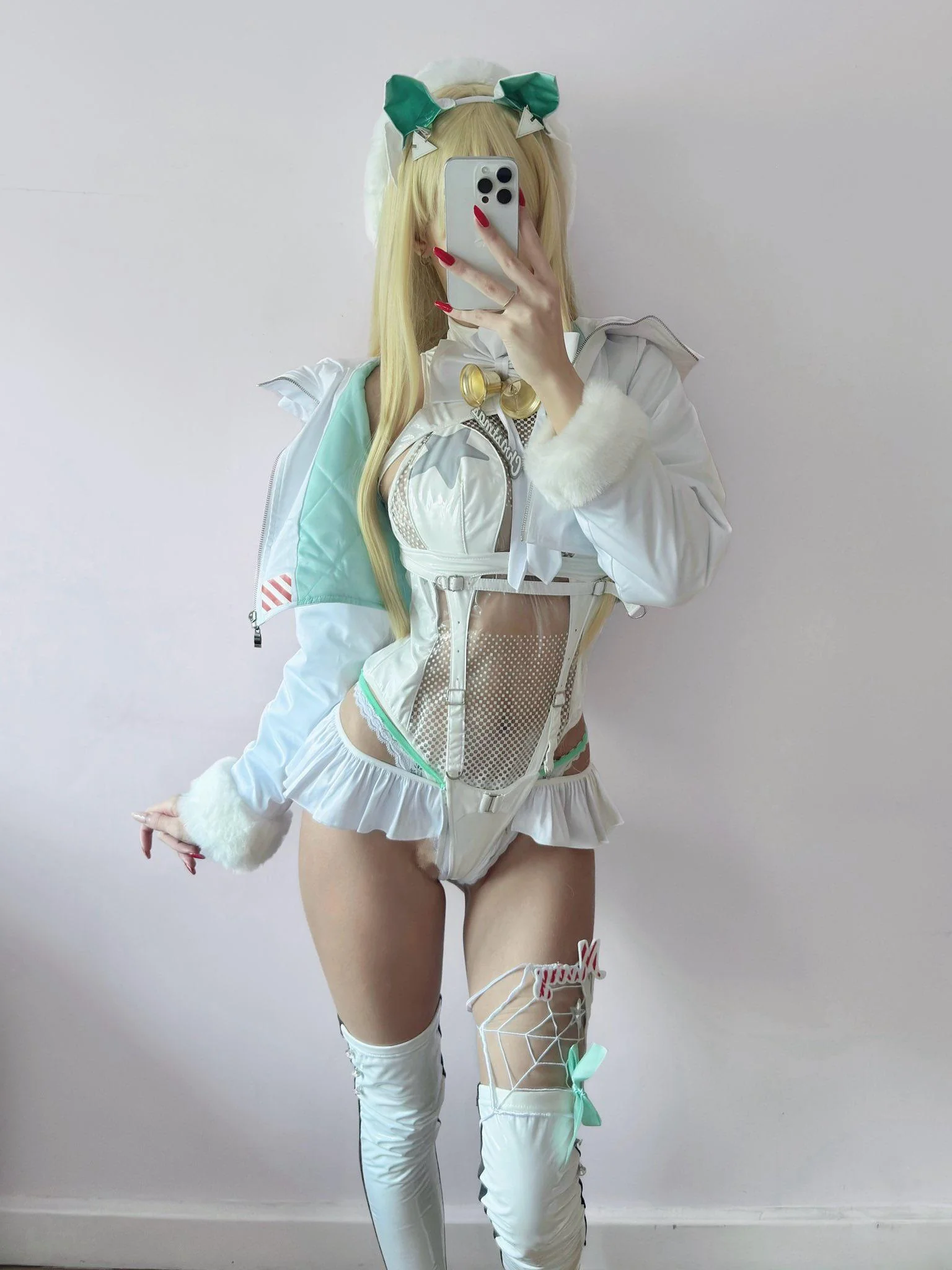 christmas rupee (NIKKE) (kitsunedereee) picture 1 of 1