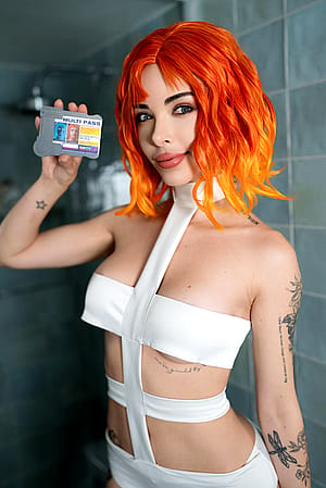Leeloo Cosplay by AmandaWelp'