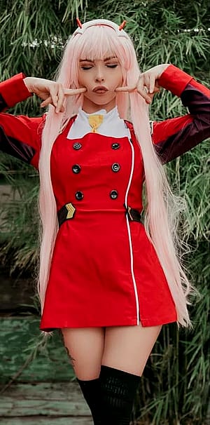Zero Two Cosplay by AmandaWelp'