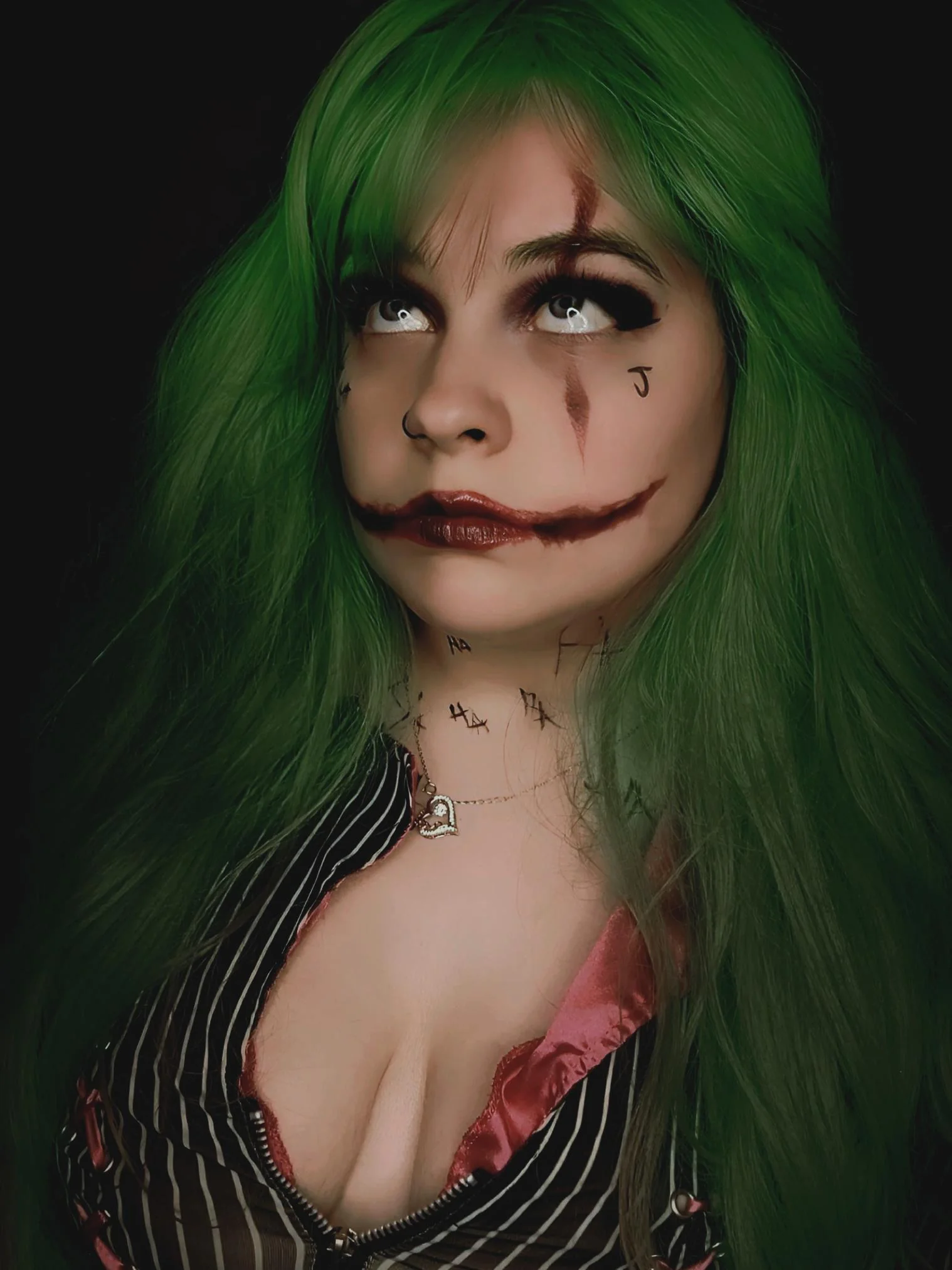 Genderbend of Joker cosplayed by VelvetVenom. picture 1 of 1