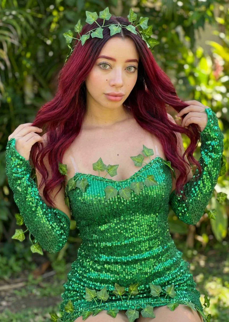 Poison Ivy by Mia [DC comics] picture 1 of 1
