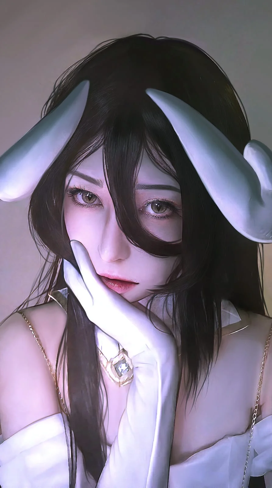 Albedo cosplay (by: saraen.peepee) picture 1 of 4