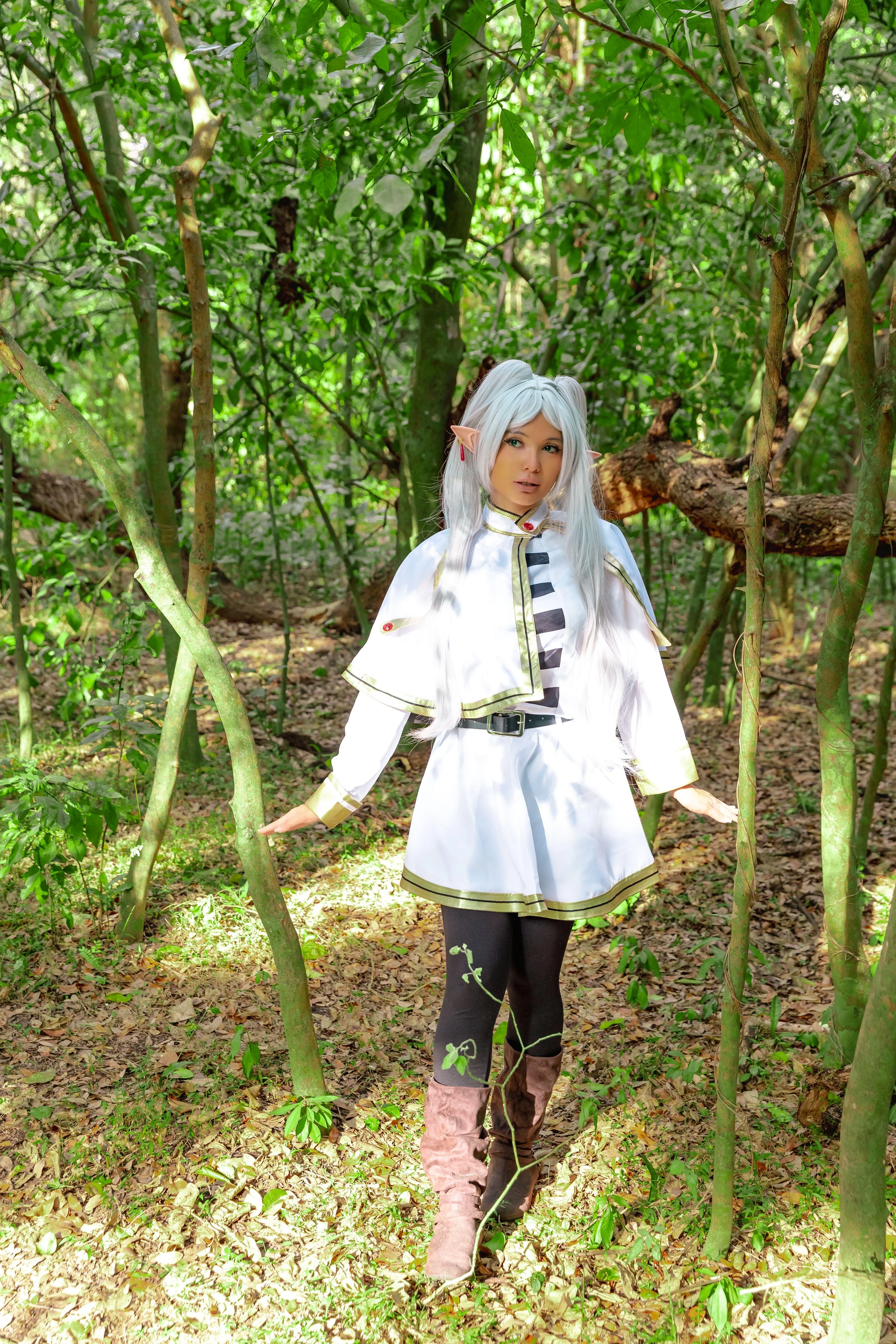 Frieren (Alita Jade) picture 2 of 6