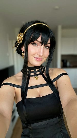 My Yor Forger from Spy x Family cosplay by Jess (slayberrymilk)'
