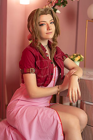 Aerith (Final Fantasy VII) by Carry Key'