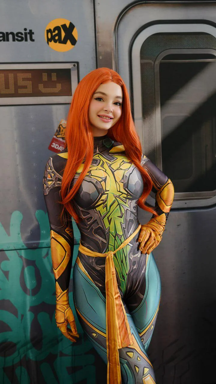 My Pheonix Cosplay (evieleemikomin) picture 1 of 1