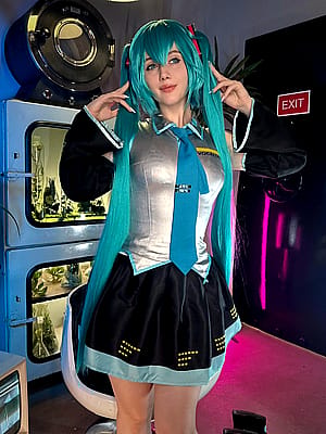 Hatsune Miku cosplay by JyuSan'