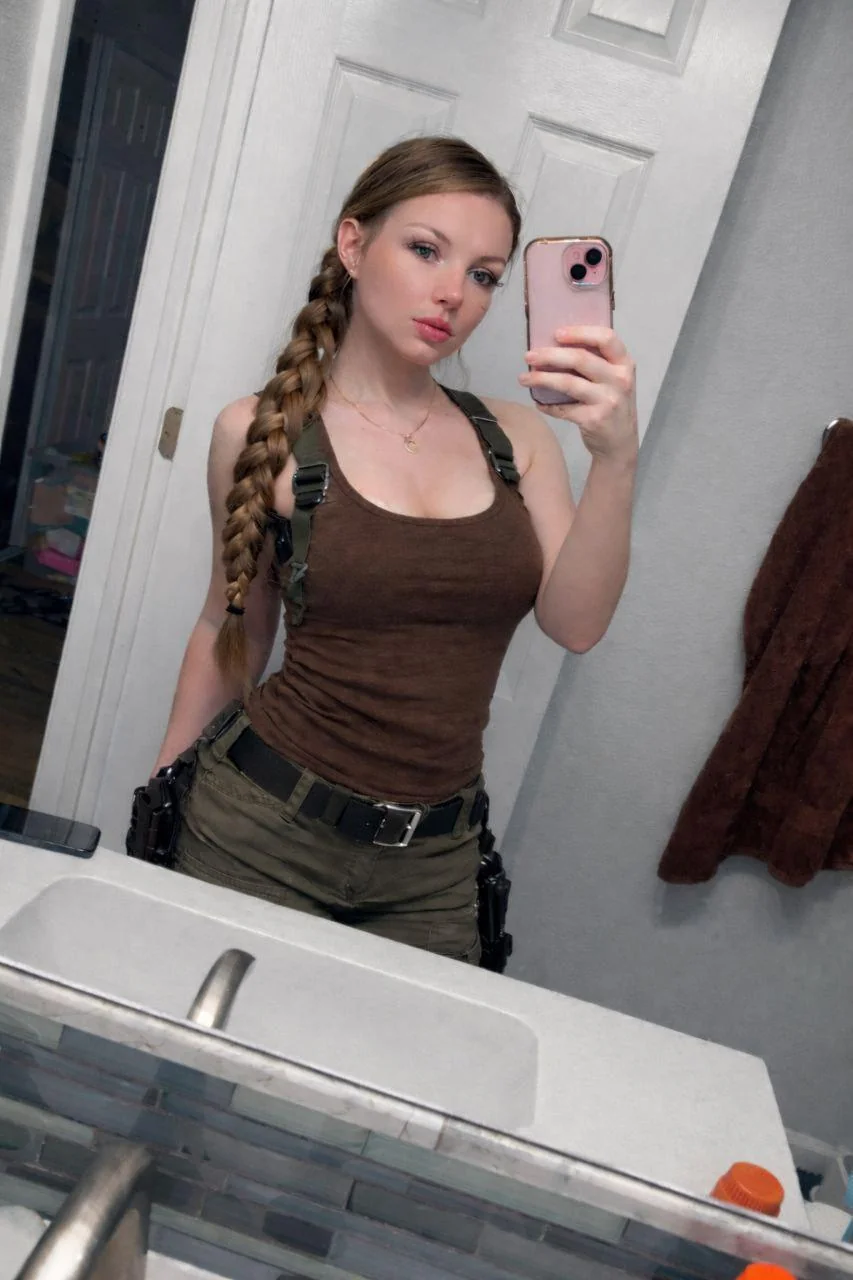 Tomb raider Lara Croft by crystal9601 picture 1 of 1