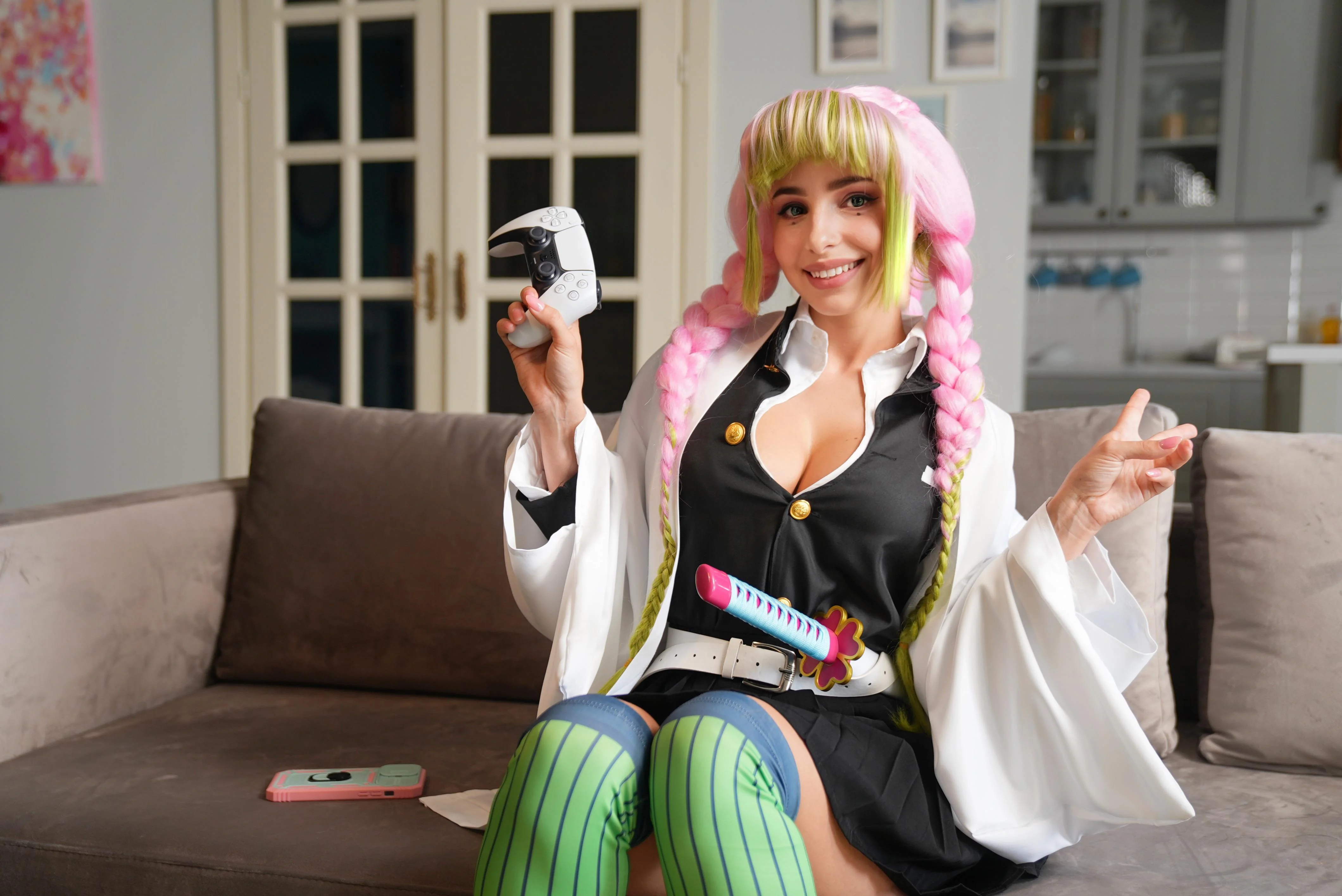 Mitsuri Kanroji (Demon Slayer) cosplay by Kutikami Sama 🎀 picture 1 of 1