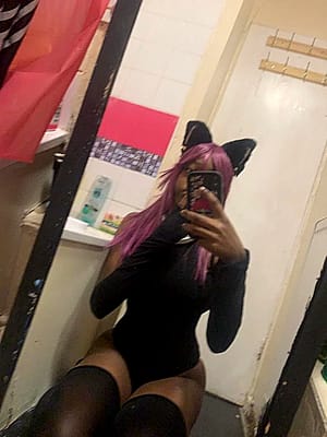 Yoruichi by sleepykittenirl'