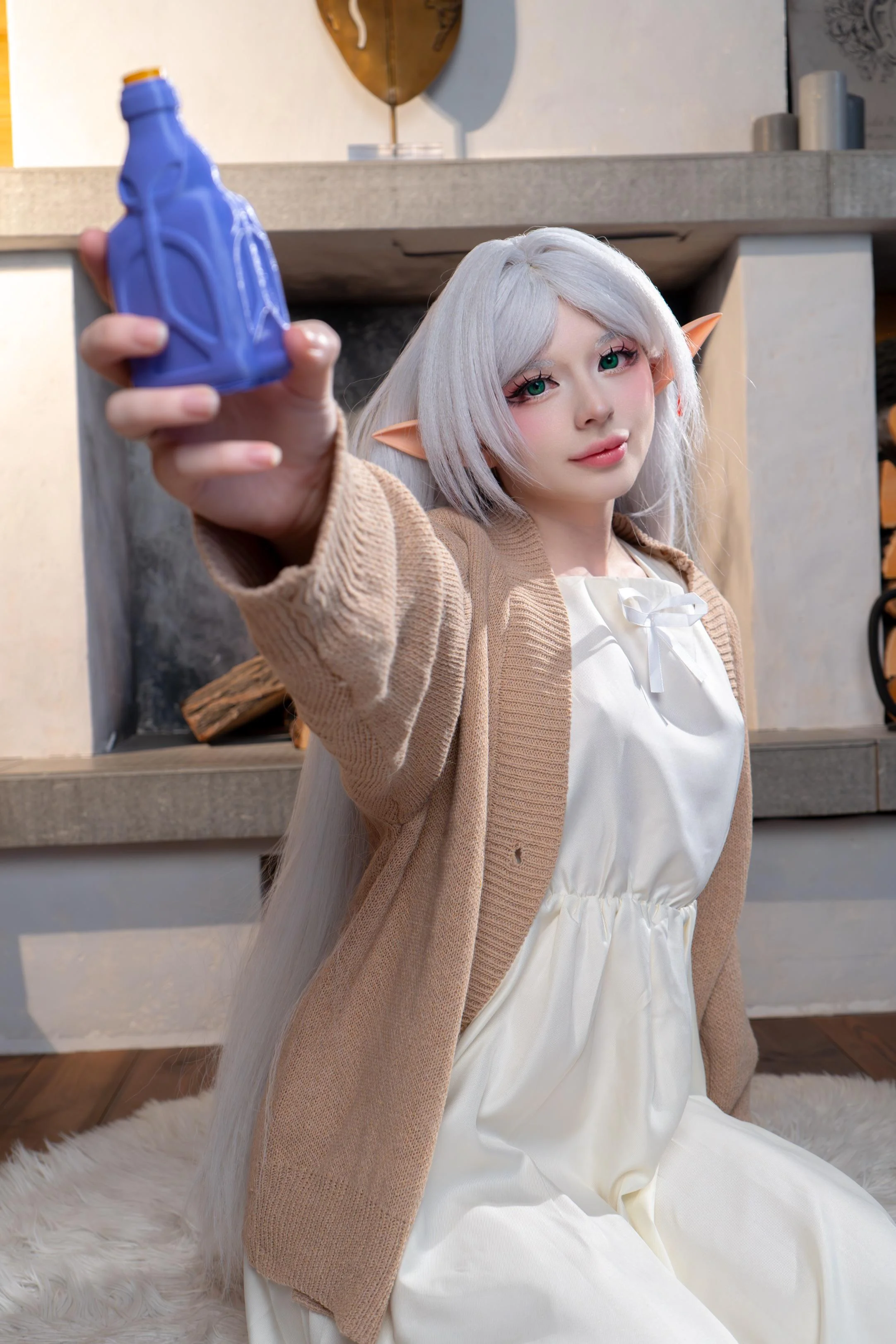Frieren cozy cosplay (puddingu_desu) picture 1 of 1