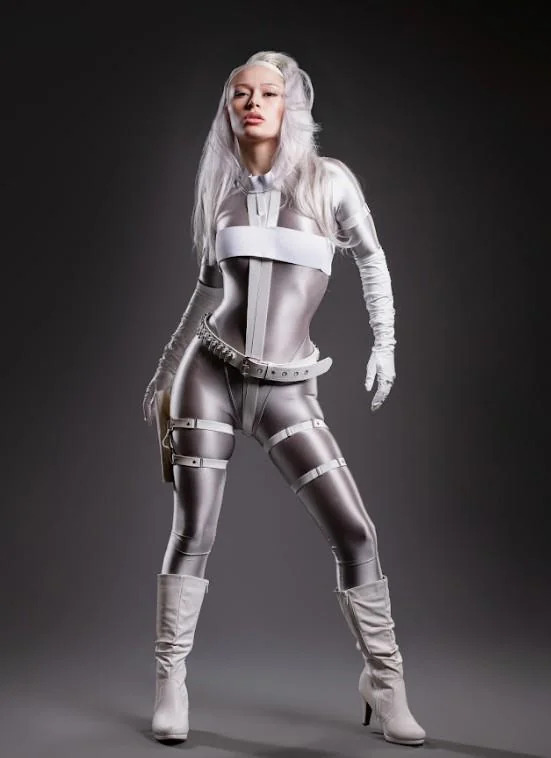 Silver Sable by Chere picture 1 of 1