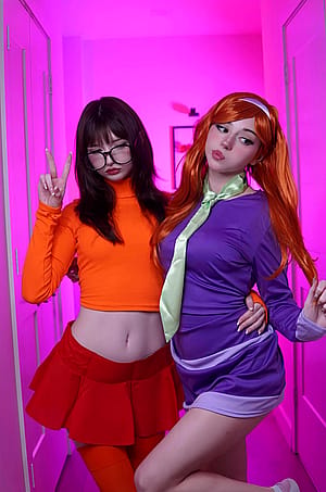 Daphne and Velma by Kennakins and Smeepsx'
