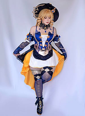 Kuroitsne cosplaying Navia [Genshin]'