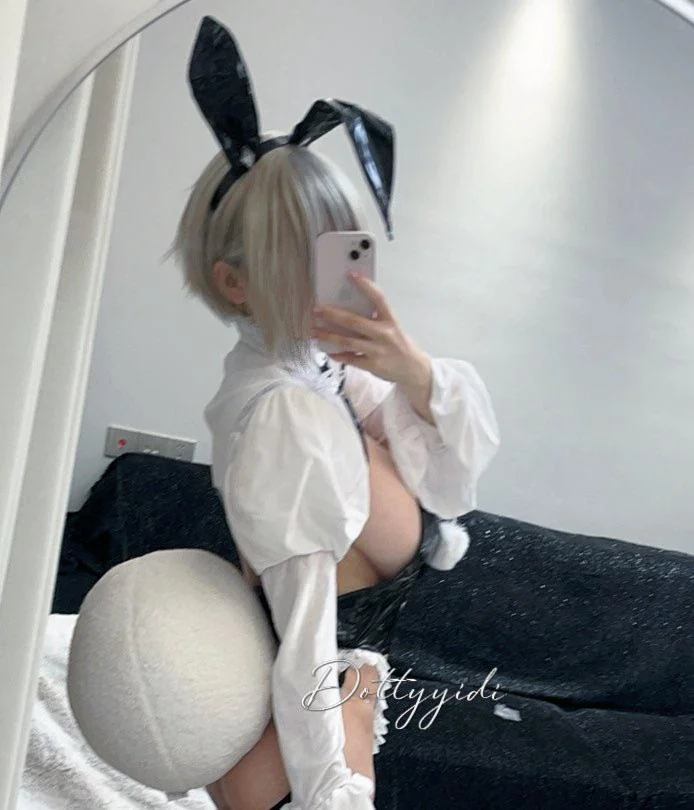 2B cosplay from Nier: Automata by Dottyyidi picture 1 of 1