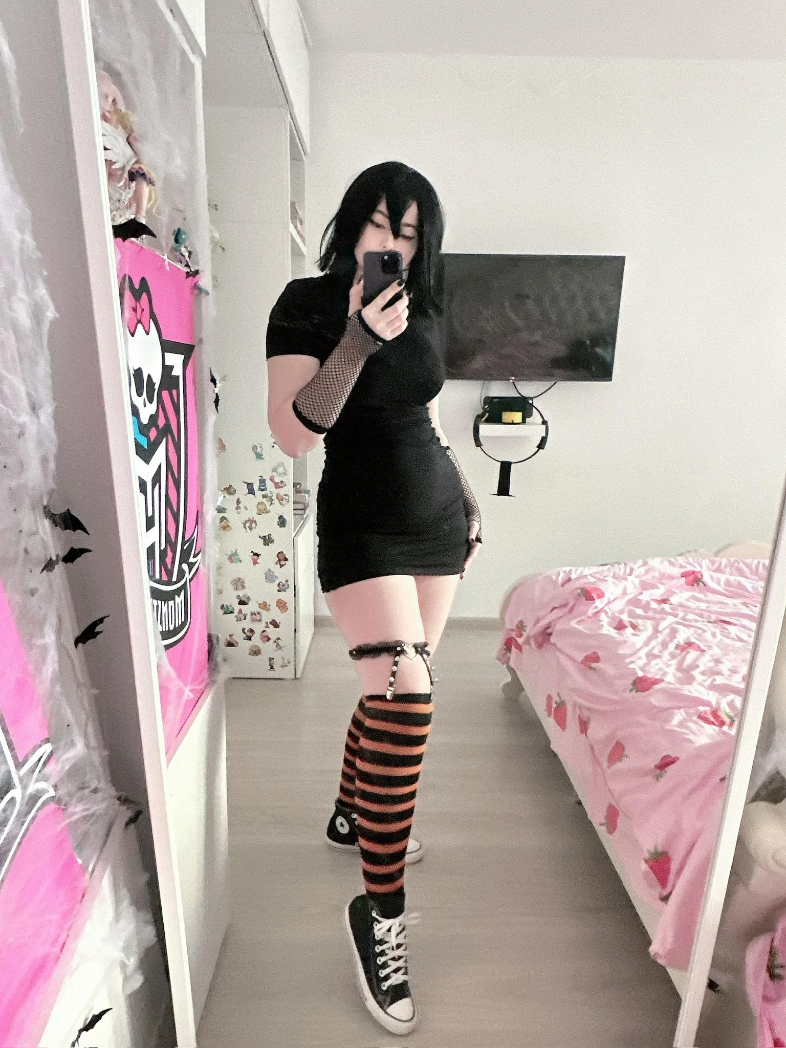 Mavis [Hotel Transylvania] (heraclitus) picture 1 of 2