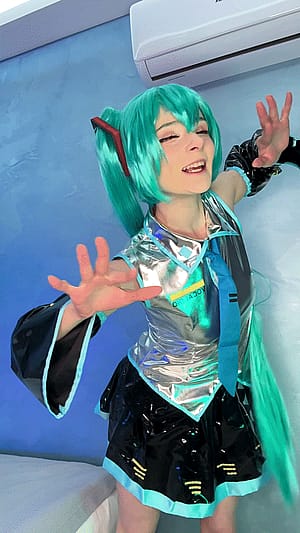 Hatsune Miku by (Kumi)'