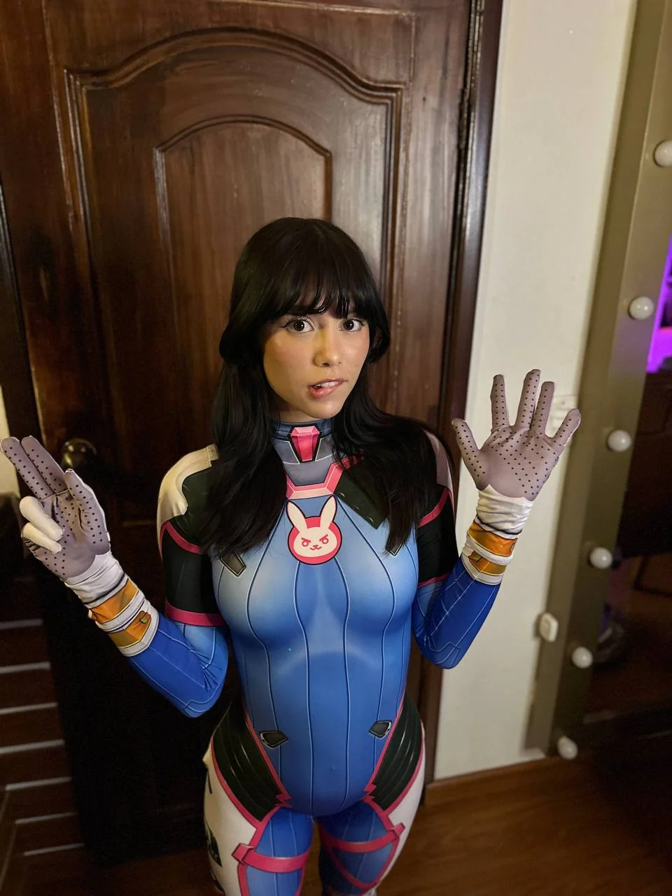 My D.VA cosplay 🖤(pamivyx) [Overwatch] picture 2 of 2