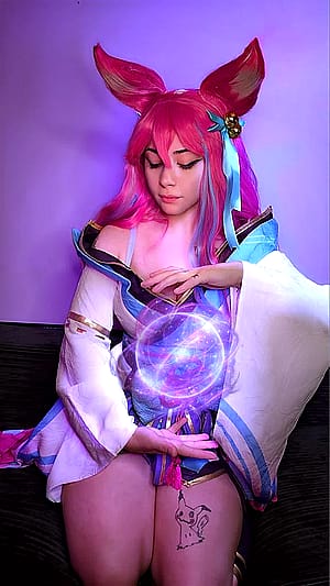 Ahri from [League of Legends] by (Mimikyu)'