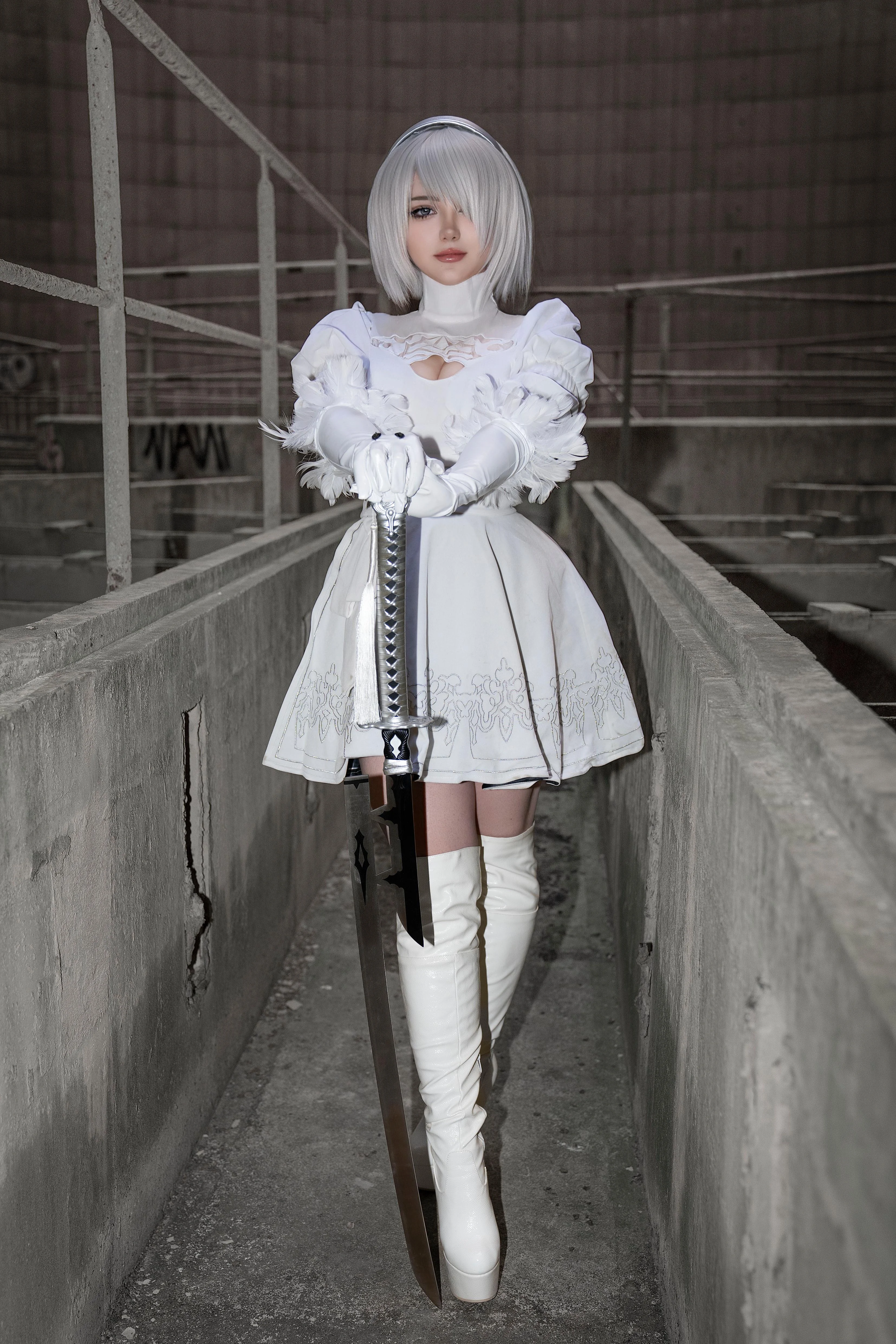 2B in white by (Kuroitsne) picture 1 of 1