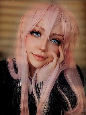 Shikimori cosplay by Shiro_konekochan'