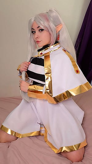 Frieren from [Beyond Journey's End] by (Mimi)'