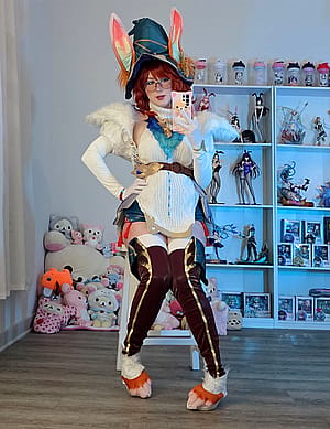 LOL Aurora Cosplay by gintku'