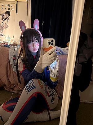 D.Va (Overwatch) by Julie'