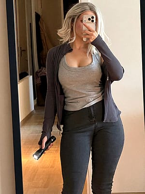 Grace Ashcroft from Resident Evil Requiem cosplay by Neyrodesu'