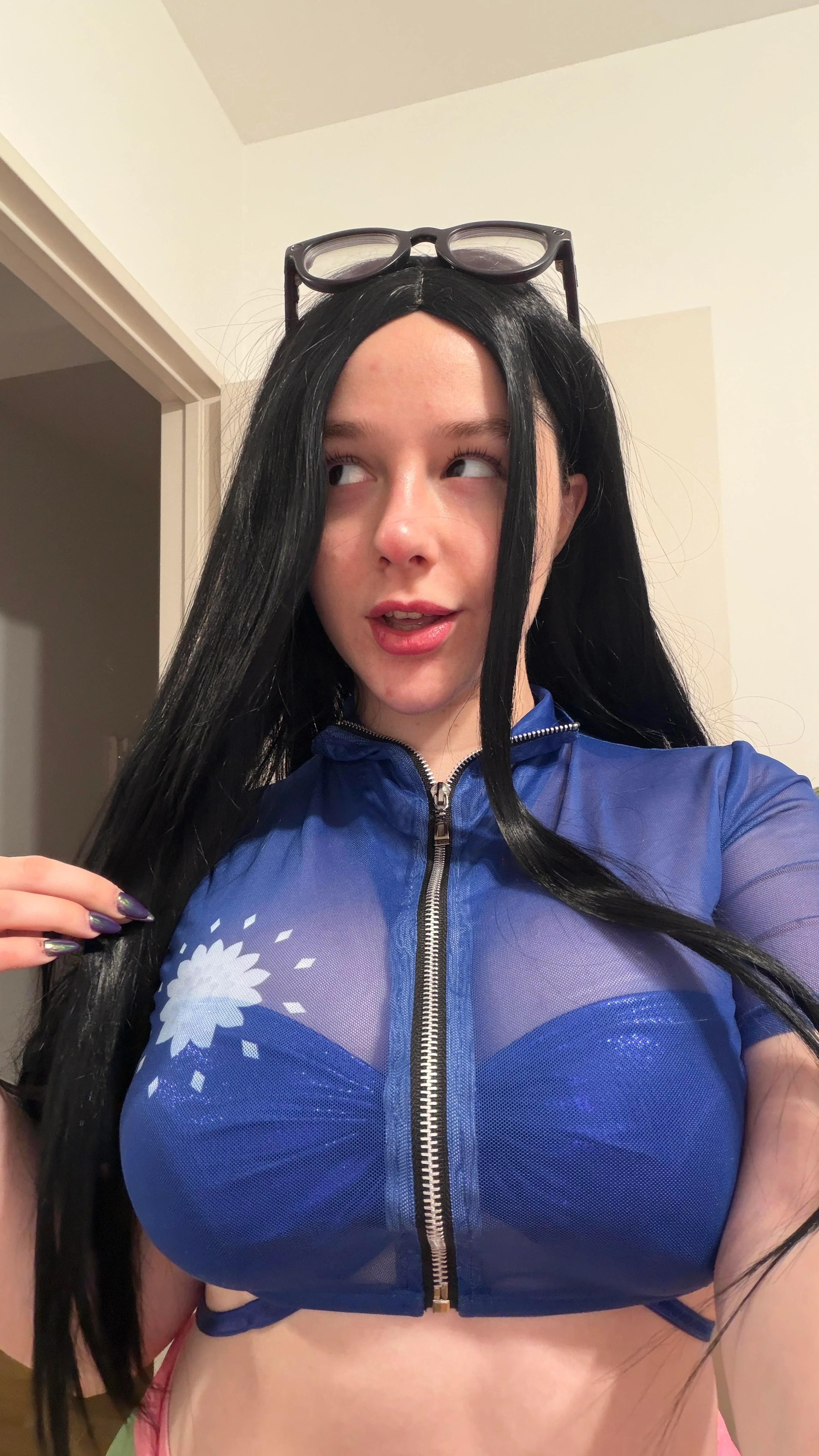 Nico Robin [One Piece] (FoxyUzumaki) picture 2 of 2